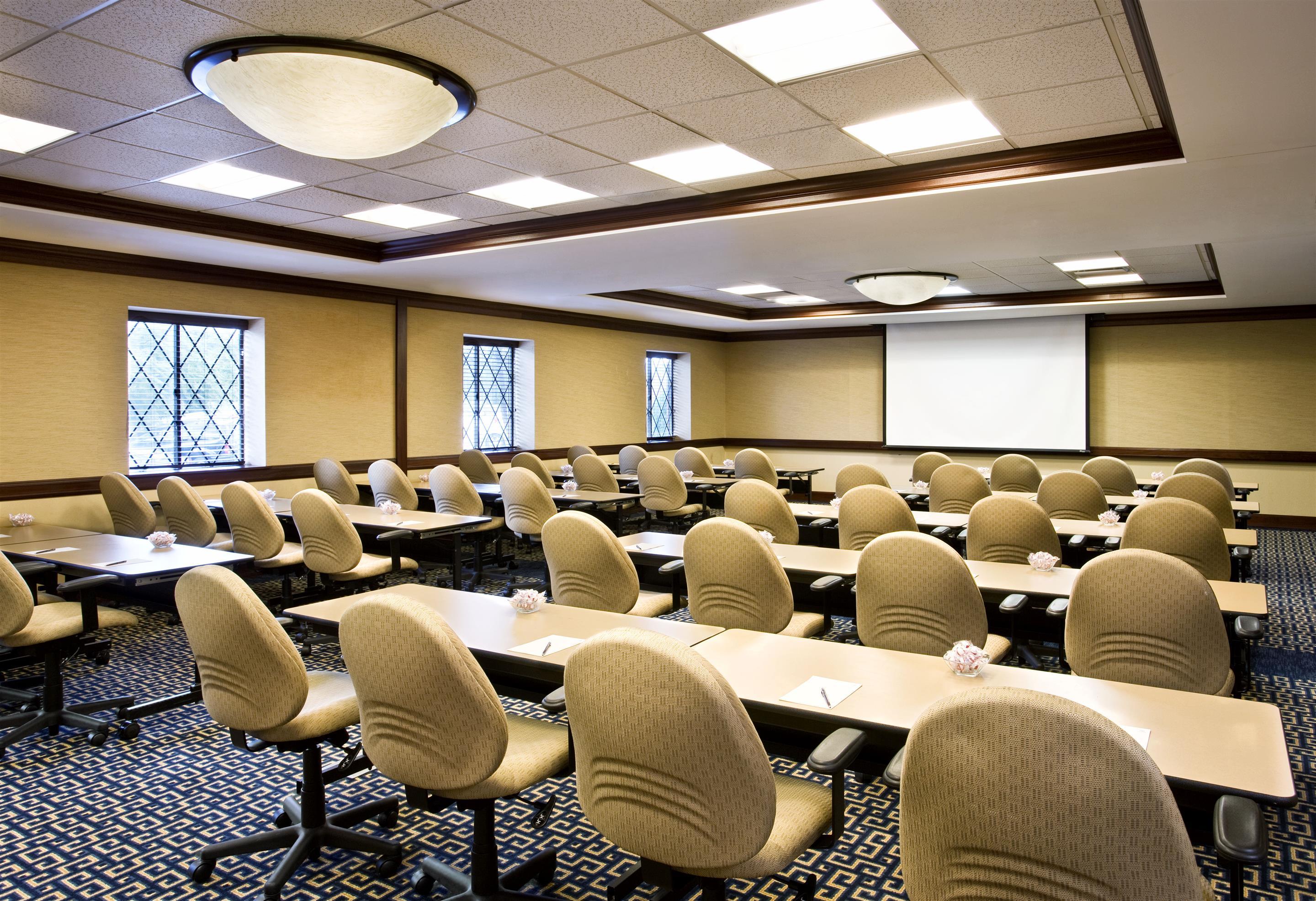 Sheraton Framingham Hotel & Conference Center Exterior photo