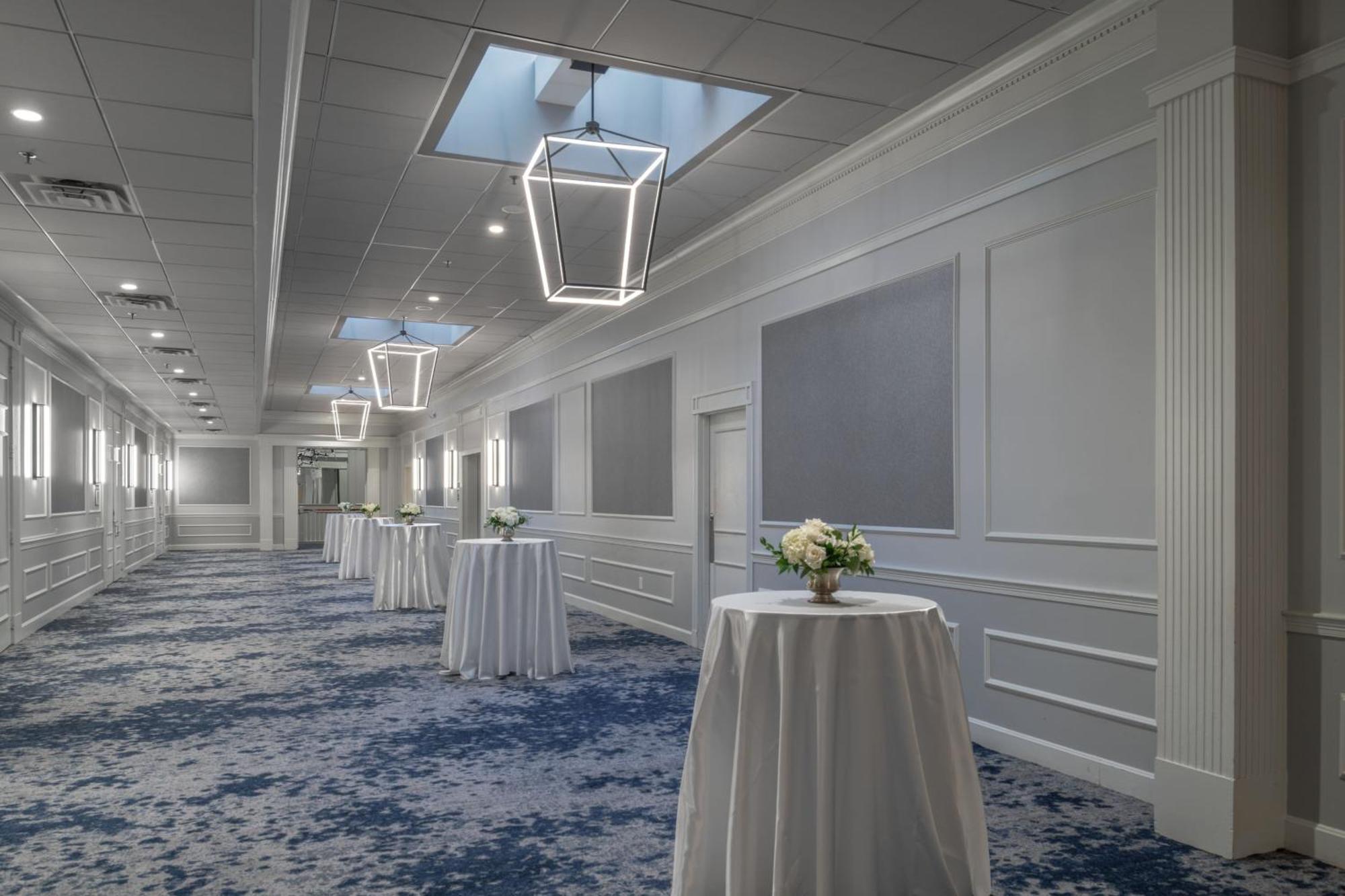 Sheraton Framingham Hotel & Conference Center Exterior photo