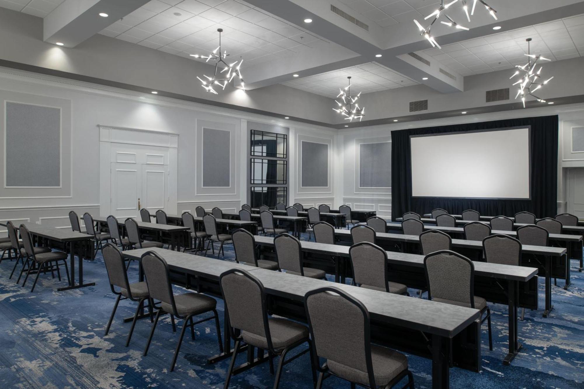 Sheraton Framingham Hotel & Conference Center Exterior photo