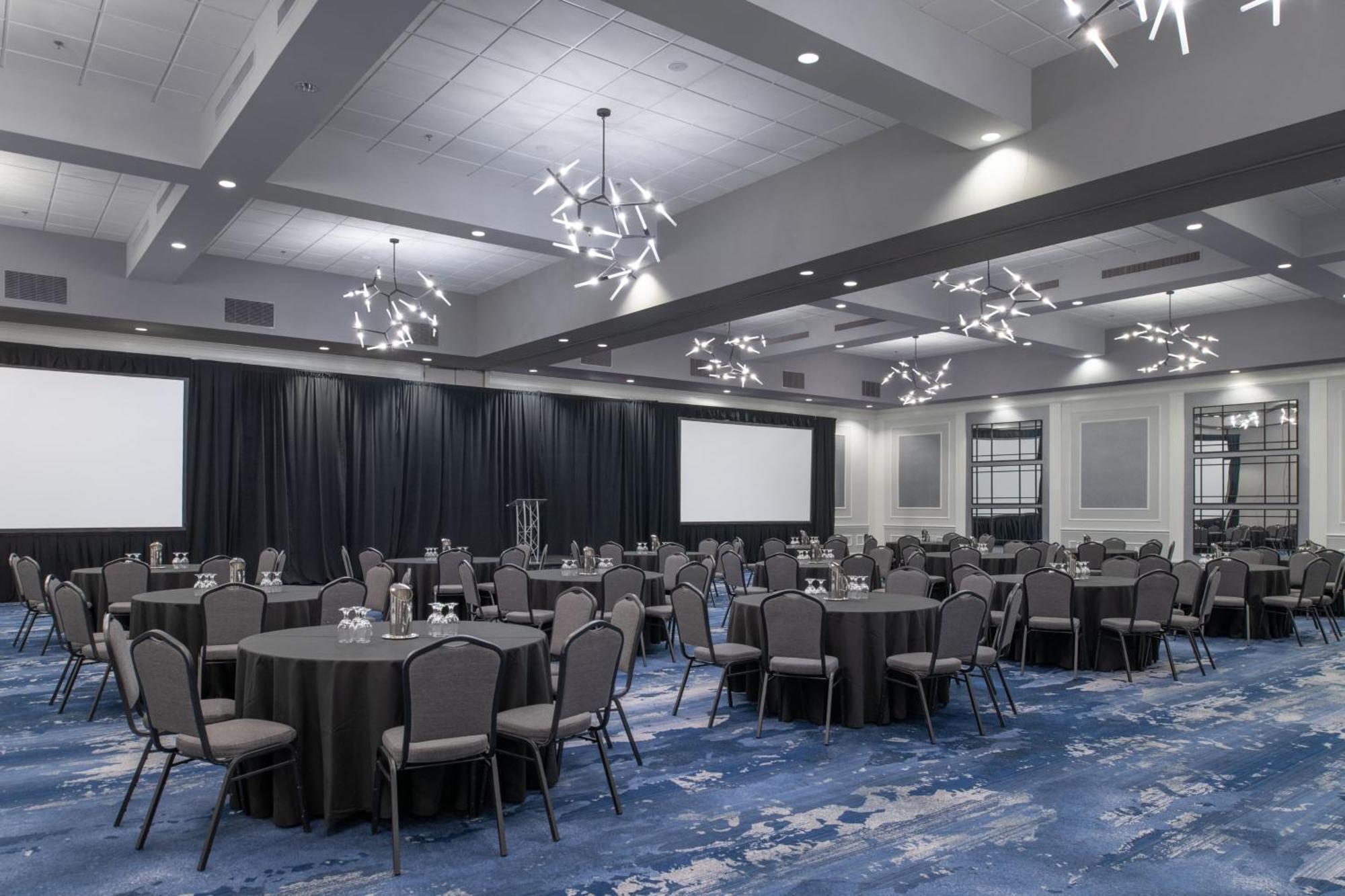 Sheraton Framingham Hotel & Conference Center Exterior photo