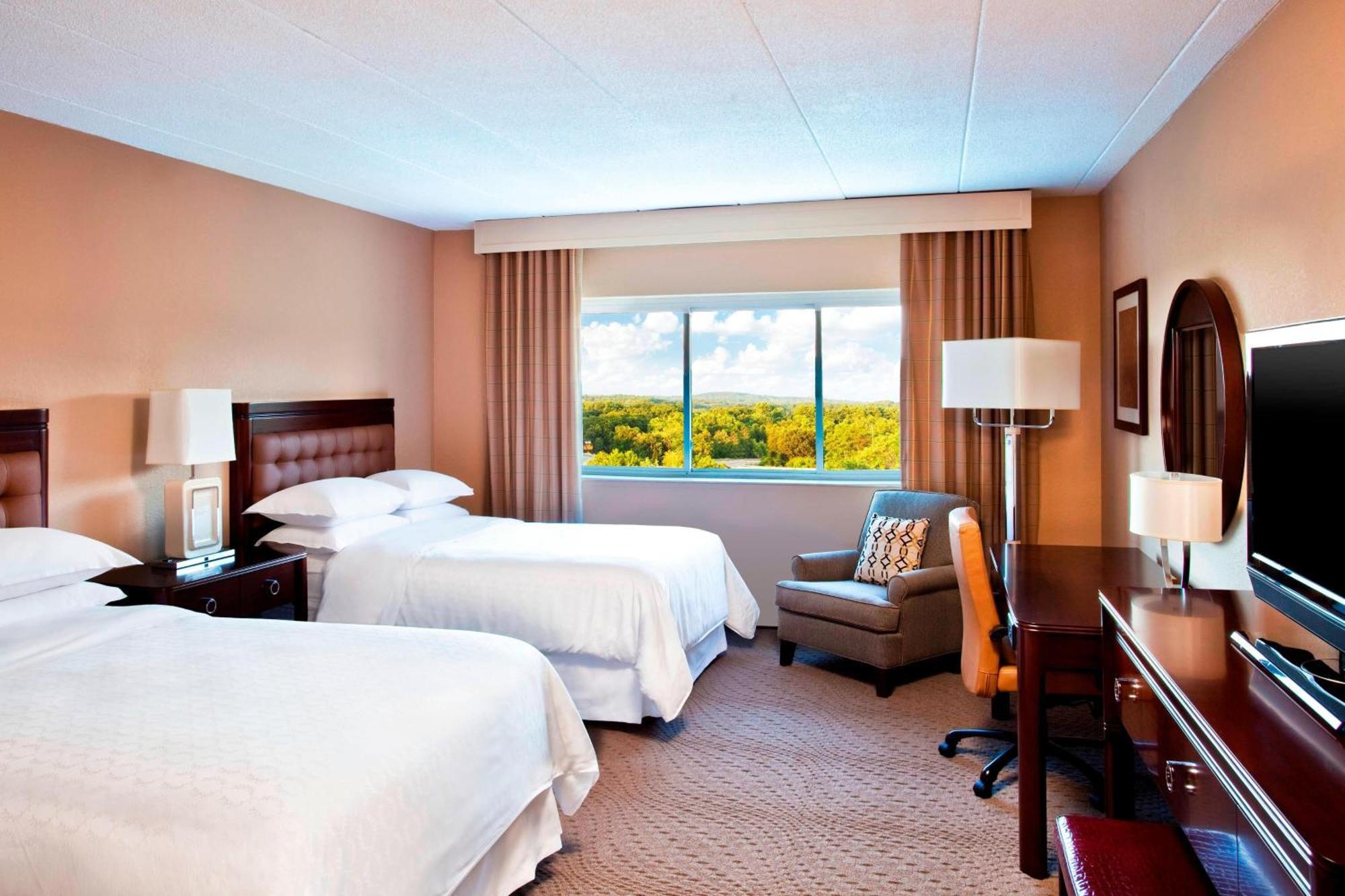 Sheraton Framingham Hotel & Conference Center Exterior photo